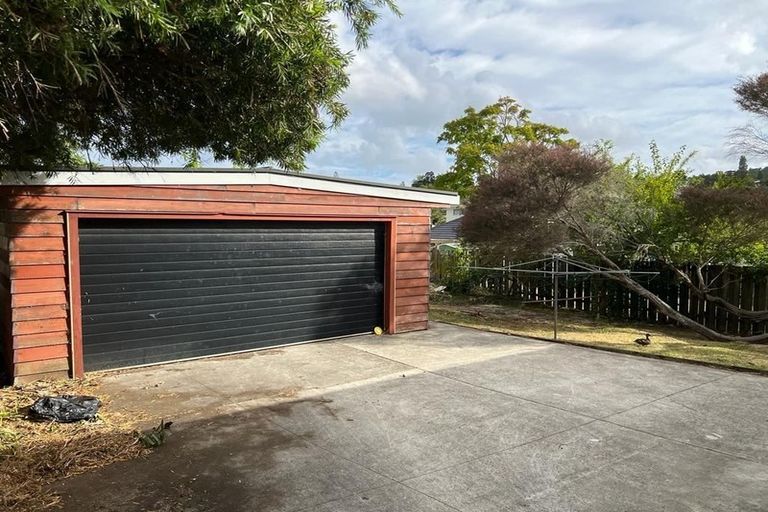 Photo of property in 37 Hilling Street, Titirangi, Auckland, 0604