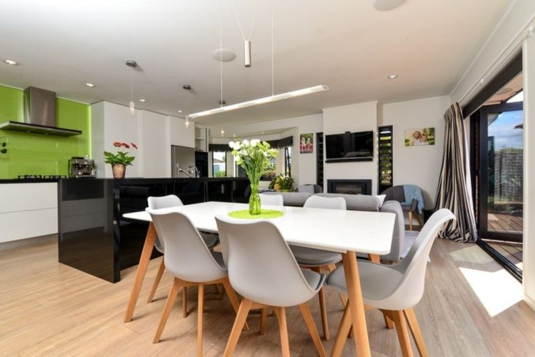 Photo of property in 83 Sandwich Road, St Andrews, Hamilton, 3200