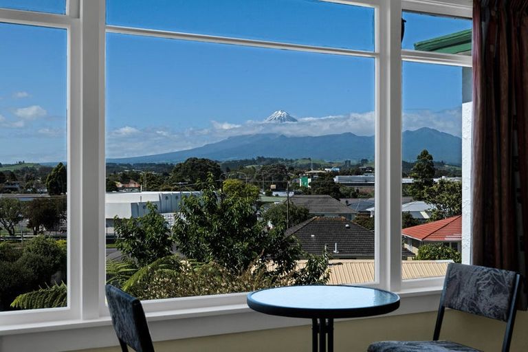 Photo of property in 215 Ngamotu Road, Spotswood, New Plymouth, 4310