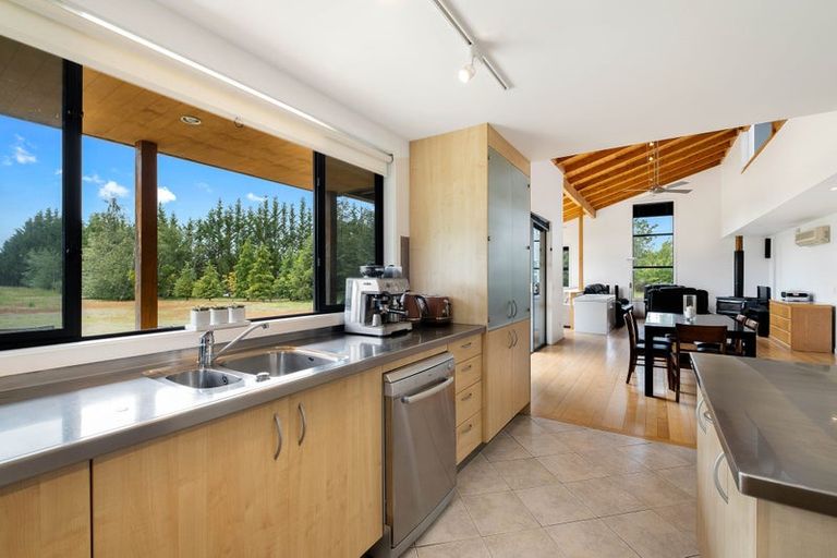 Photo of property in 2 Cleland Close, Wanaka, 9382