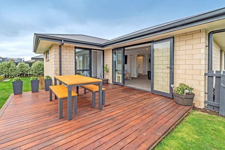 Photo of property in 1 Julia Close, Rolleston, 7614