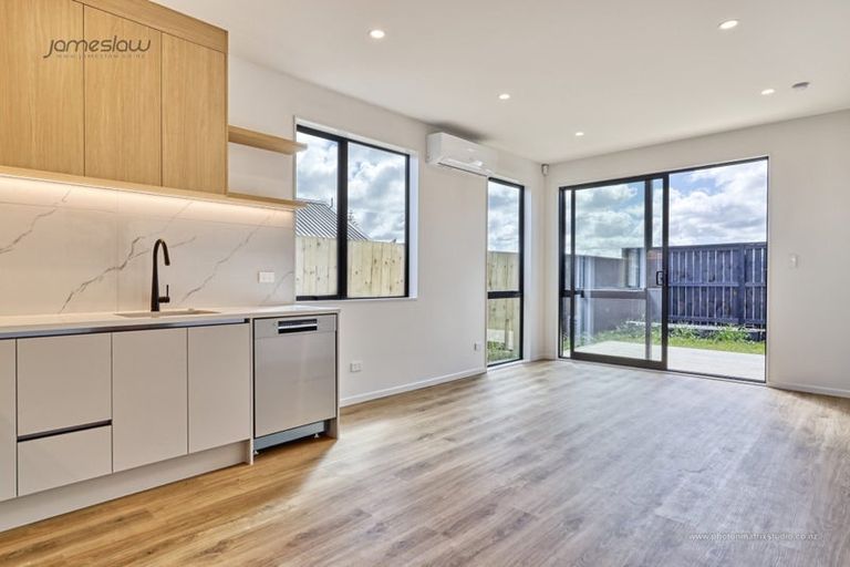 Photo of property in 38 Papai Lane, Massey, 0614