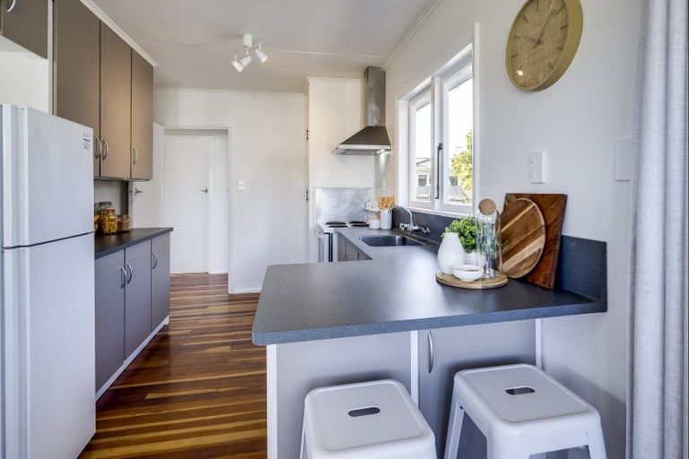 Photo of property in 1 Palmerston Road, Havelock North, 4130