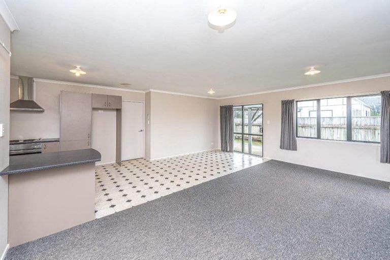 Photo of property in 17 Waitai Street, Castlecliff, Whanganui, 4501