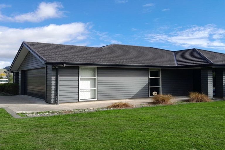 Photo of property in 97 Manakau Heights Drive, Manakau, Otaki, 5583