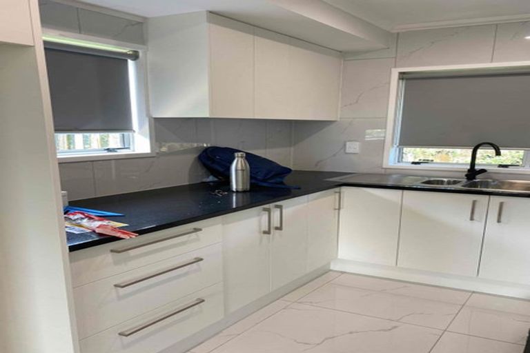 Photo of property in 4 Northall Road, New Lynn, Auckland, 0600