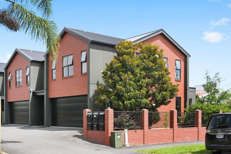 Photo of property in 1/3 Charlemont Street, Whitiora, Hamilton, 3200