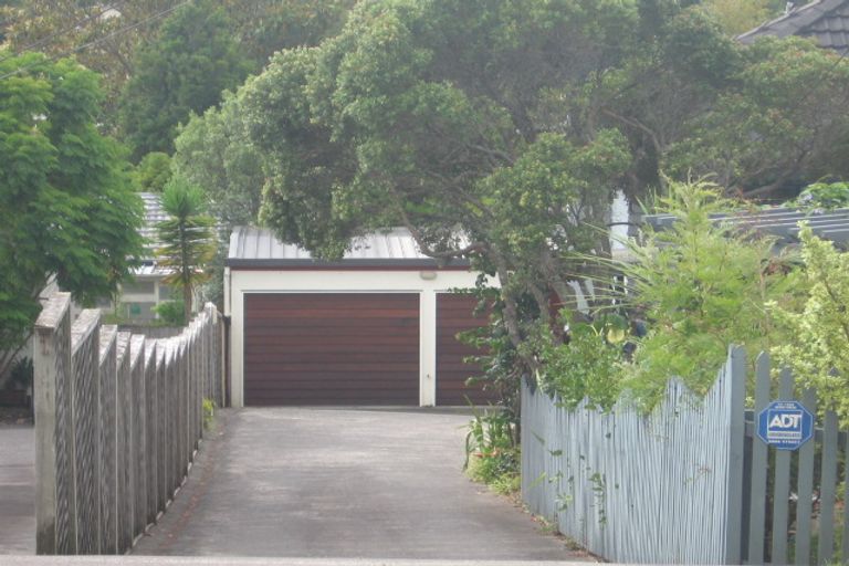 Photo of property in 43 Corunna Road, Milford, Auckland, 0620