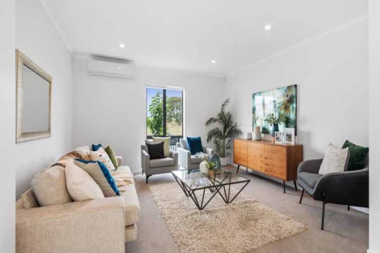 Photo of property in 94 Te Napi Drive, Takanini, 2112