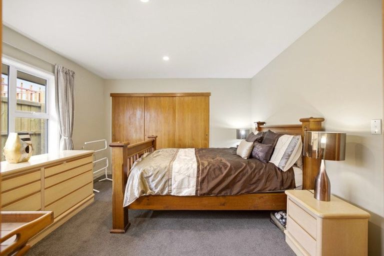 Photo of property in 2/122 Harewood Road, Papanui, Christchurch, 8053