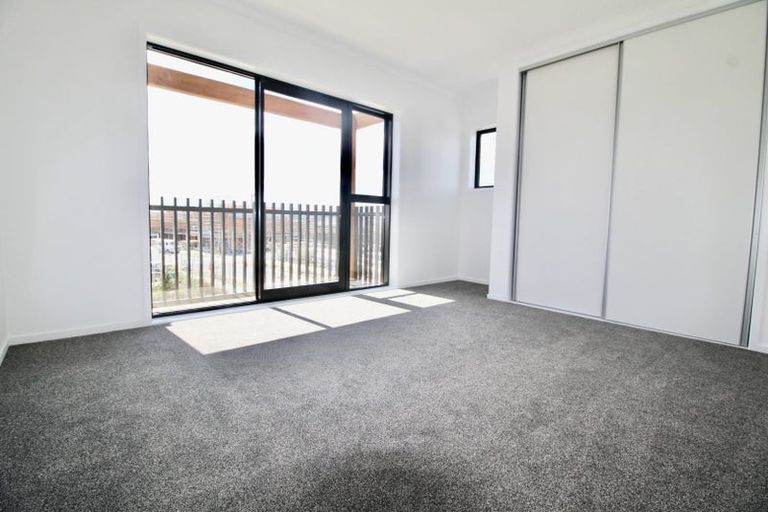 Photo of property in 64 Nugget Avenue, Hobsonville, Auckland, 0616