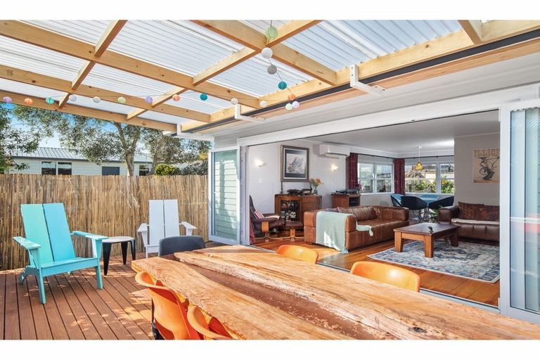 Photo of property in 16b Campbell Street, Waiuku, 2123