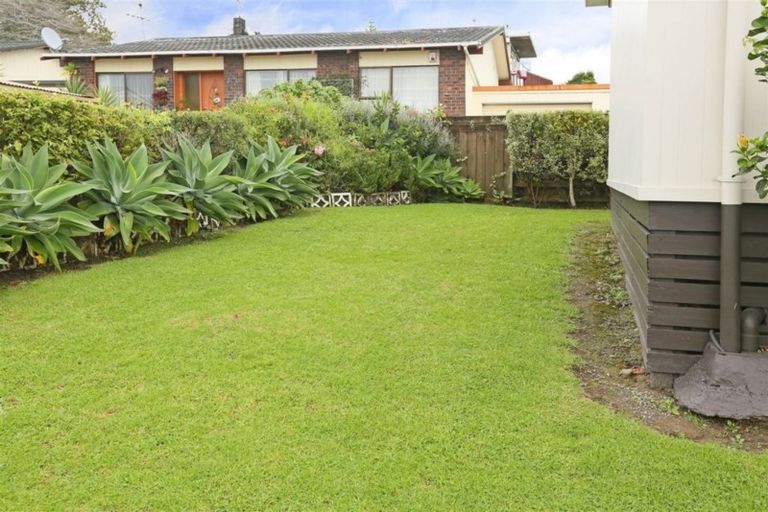 Photo of property in 88 Roberts Road, Te Atatu South, Auckland, 0610