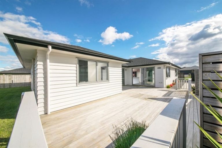 Photo of property in 21 Pohutukawa Parade, Riverhead, 0820