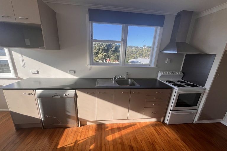 Photo of property in 3 Beauzami Crescent, Ascot Park, Porirua, 5024