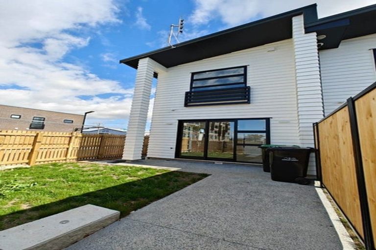 Photo of property in 150a Mcleod Road, Te Atatu South, Auckland, 0610