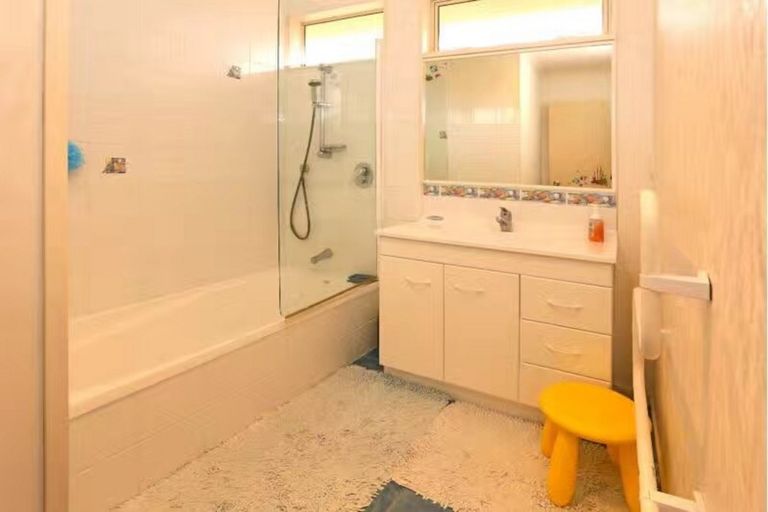 Photo of property in 6 Highfields Terrace, Henderson, Auckland, 0612