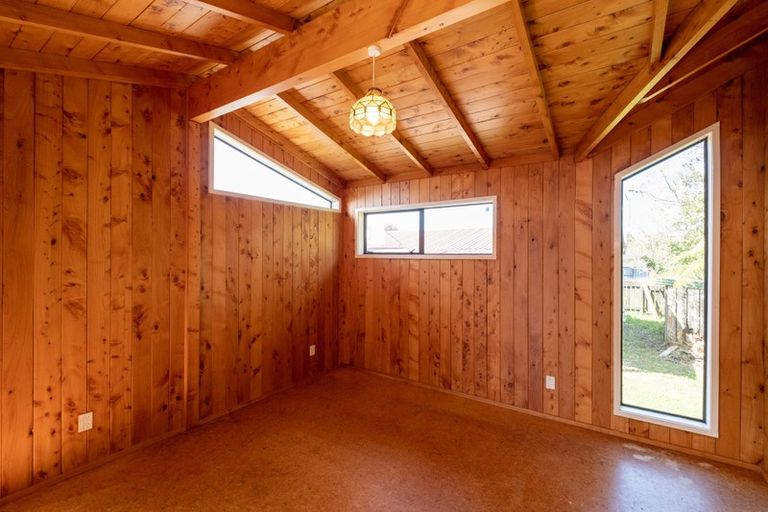 Photo of property in 24 Montjoy Street, Stratford, 4332