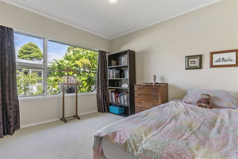 Photo of property in 301 Pakuranga Road, Pakuranga Heights, Auckland, 2010