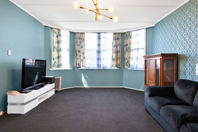 Photo of property in 25 Milmoe Street, Hawera, 4610