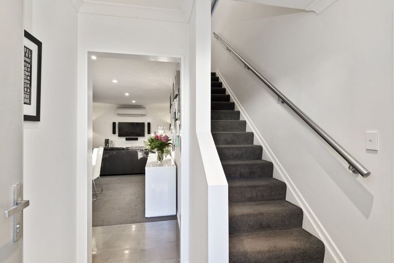 Photo of property in 16 Gracefield Avenue, Christchurch Central, Christchurch, 8013