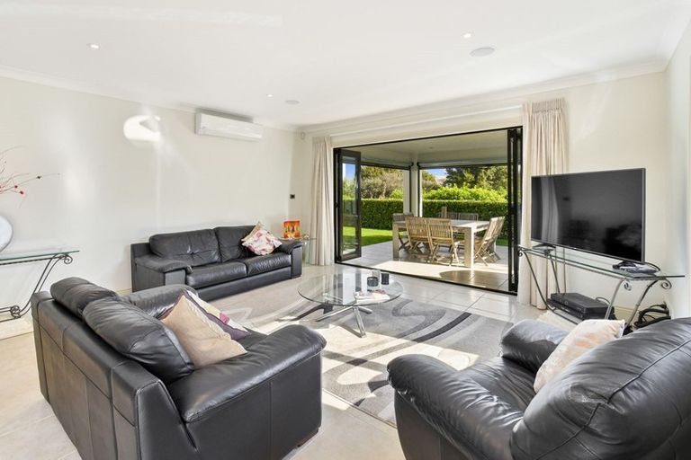 Photo of property in 3 Corsica Way, Karaka, Papakura, 2113