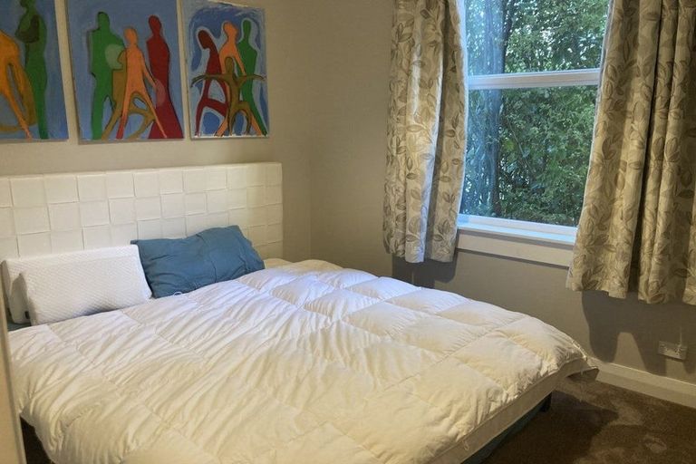 Photo of property in 40 Garden Road, Northland, Wellington, 6012