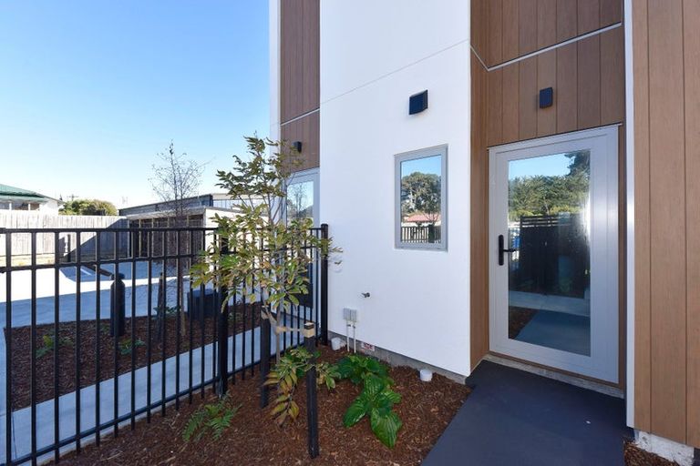 Photo of property in 2/6 Bowhill Road, New Brighton, Christchurch, 8083