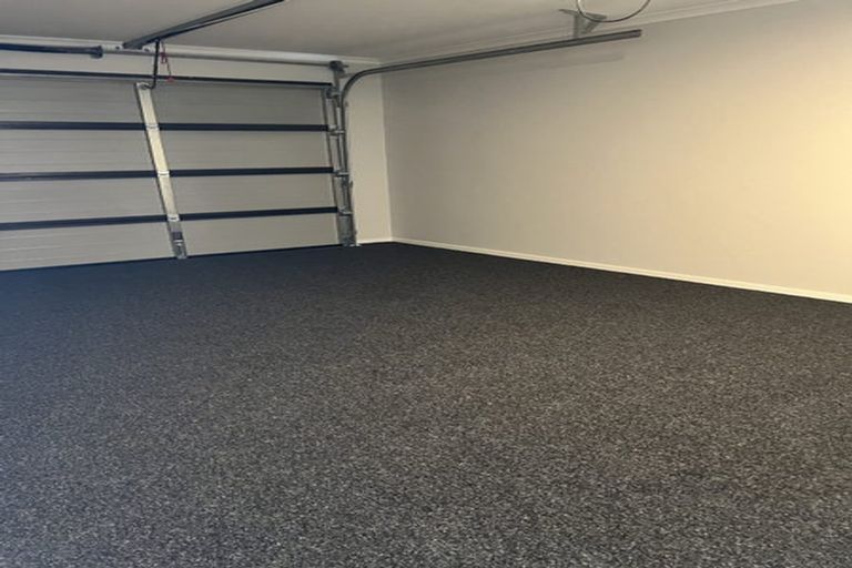 Photo of property in 72 Papatupu Way, Kumeu, 0810