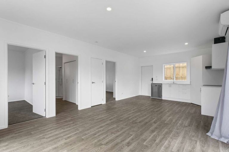 Photo of property in 15 Rosario Crescent, Red Beach, 0932