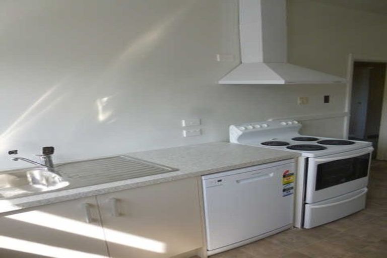 Photo of property in 2 Kawaka Street, Riccarton, Christchurch, 8041