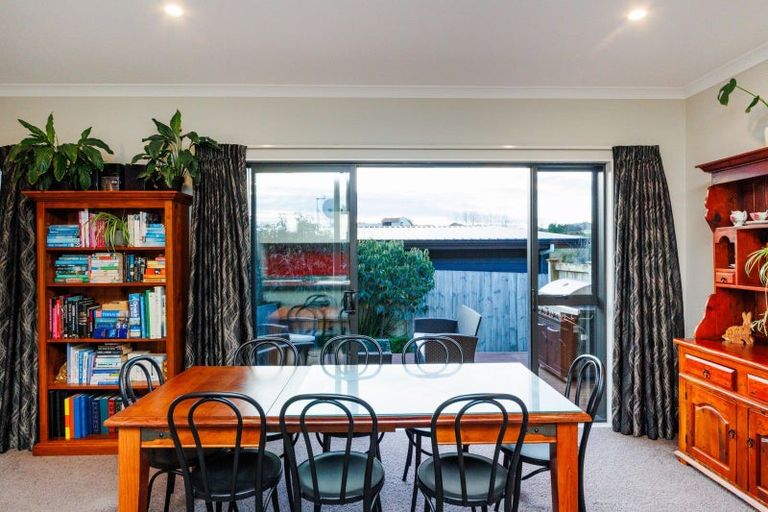 Photo of property in 23 Galea Grove, Kelvin Grove, Palmerston North, 4414