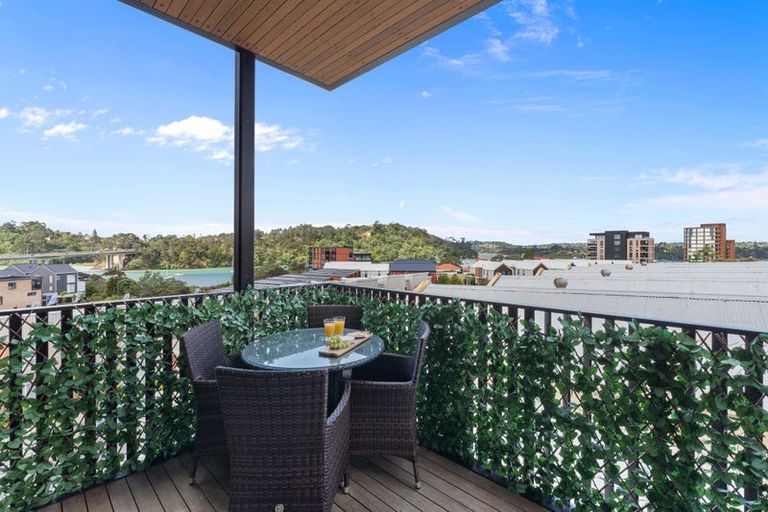 Photo of property in 403/2 Launch Road, Hobsonville, Auckland, 0616