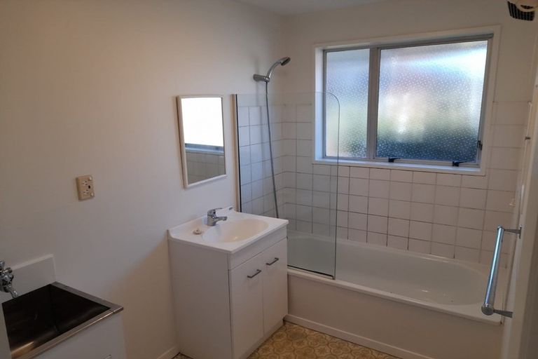 Photo of property in 2/38 Lyndon Street, Riccarton, Christchurch, 8041