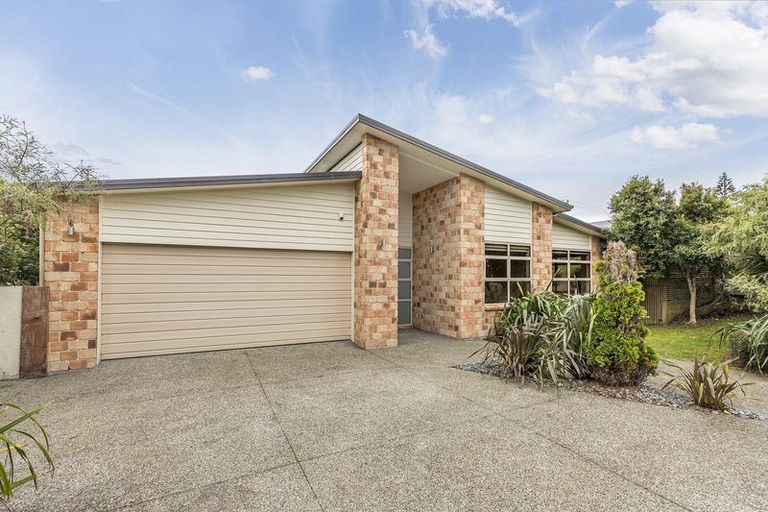Photo of property in 18 Pukemere Way, Pukerua Bay, 5026