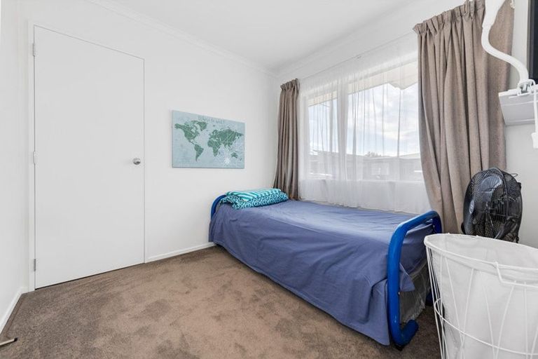 Photo of property in 9 Whareatua Avenue, Takanini, 2112