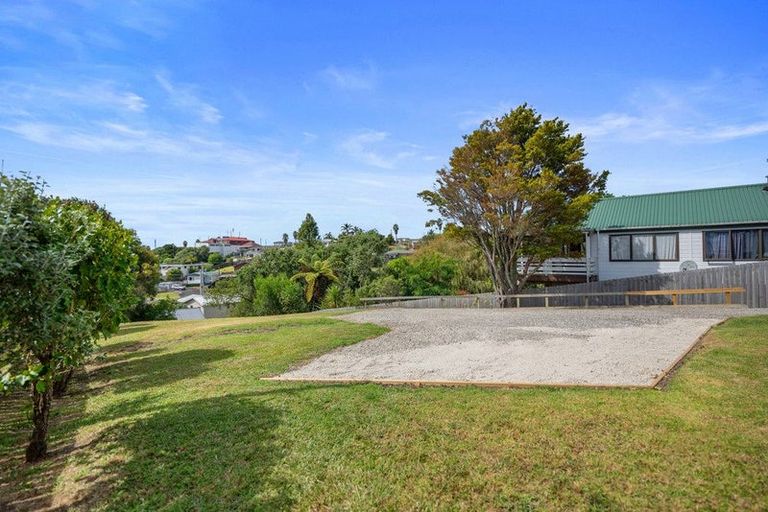 Photo of property in 15 Moffat Road, Red Beach, 0932