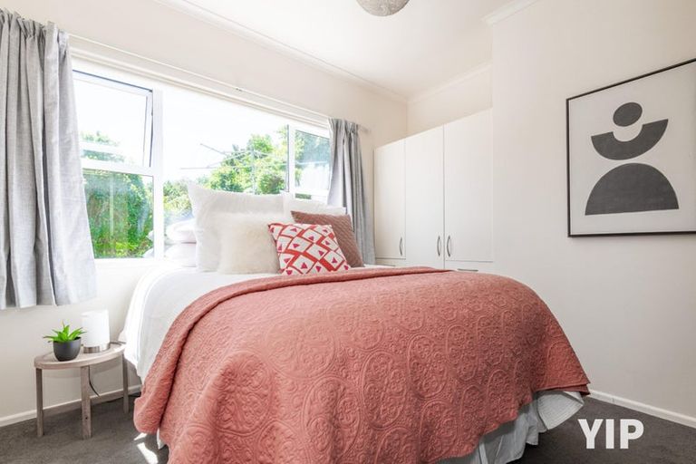 Photo of property in 19 Black Rock Road, Newlands, Wellington, 6037