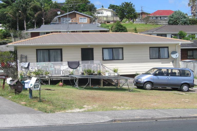 Photo of property in 2/139 Spinella Drive, Bayview, Auckland, 0629