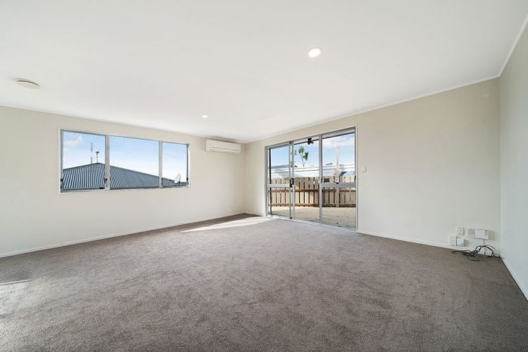 Photo of property in 24a/1 Waimumu Road, Massey, Auckland, 0614