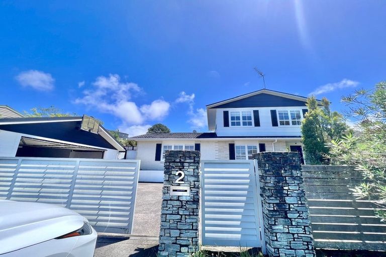 Photo of property in 2 King Richard Place, Browns Bay, Auckland, 0630