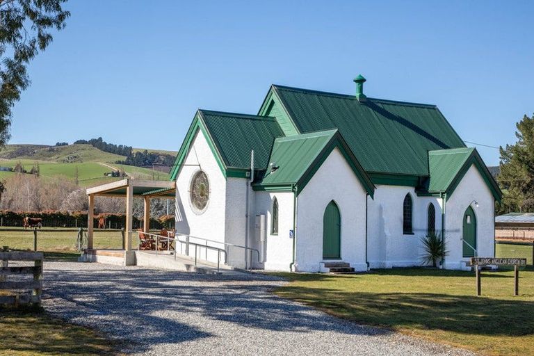 Photo of property in Ex St Johns Church, 1605 Teviot Road, Millers Flat, Roxburgh, 9572