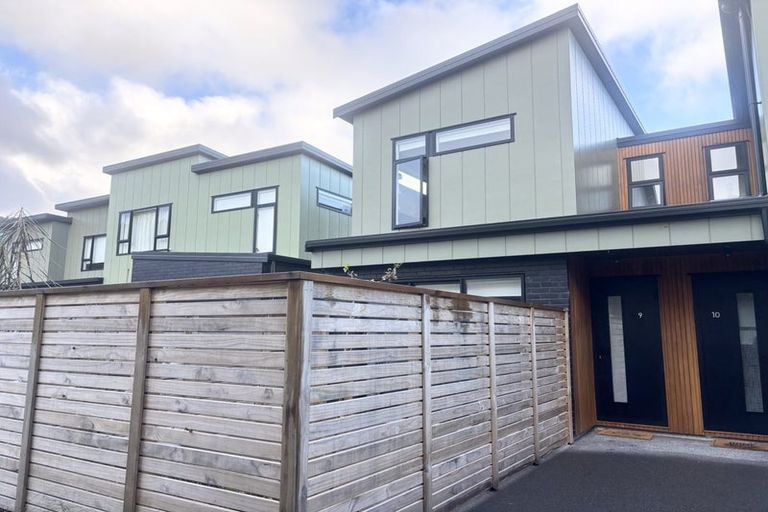 Photo of property in 9/7 Johnston Grove, Taita, Lower Hutt, 5011