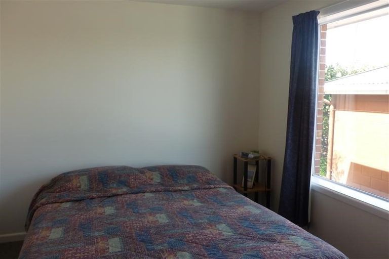 Photo of property in 17 Daniels Road, Redwood, Christchurch, 8051