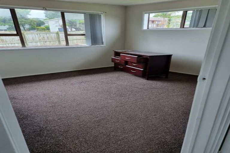 Photo of property in 35 Darnell Crescent, Clover Park, Auckland, 2019