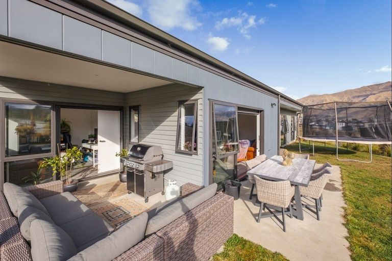 Photo of property in 2 Barclay Place, Wanaka, 9305