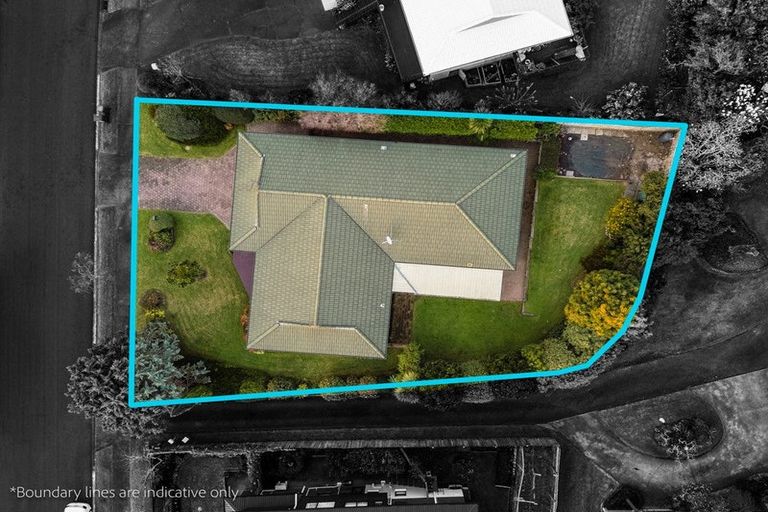 Photo of property in 13 Kuripaka Crescent, The Gardens, Auckland, 2105