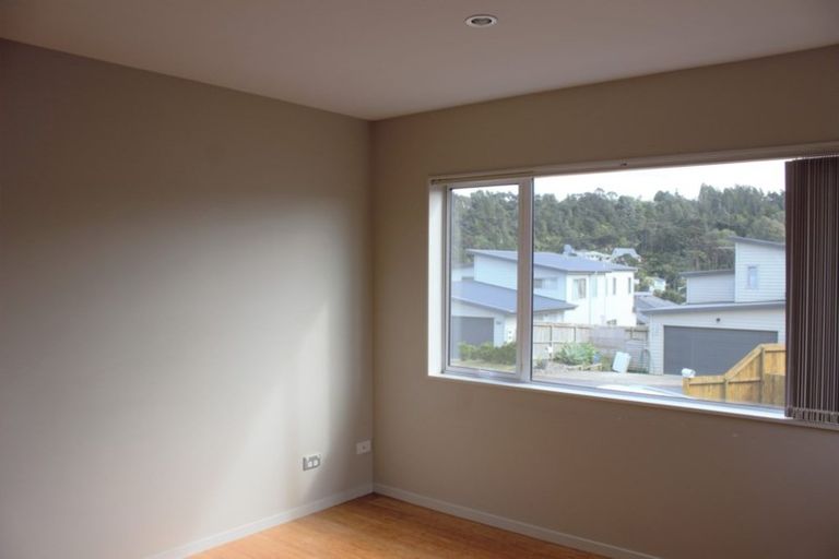 Photo of property in 76a Tamahere Drive, Glenfield, Auckland, 0629