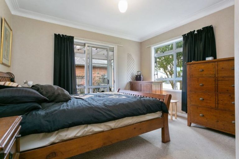 Photo of property in 28 Queen Street, Cambridge, 3434