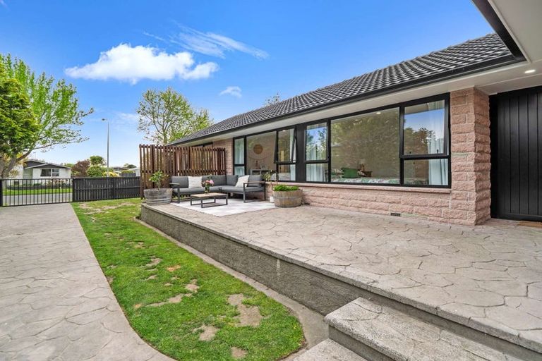 Photo of property in 53 Woodbury Street, Russley, Christchurch, 8042